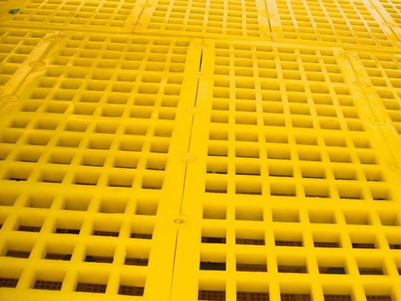 Polyurethane dewatering screen